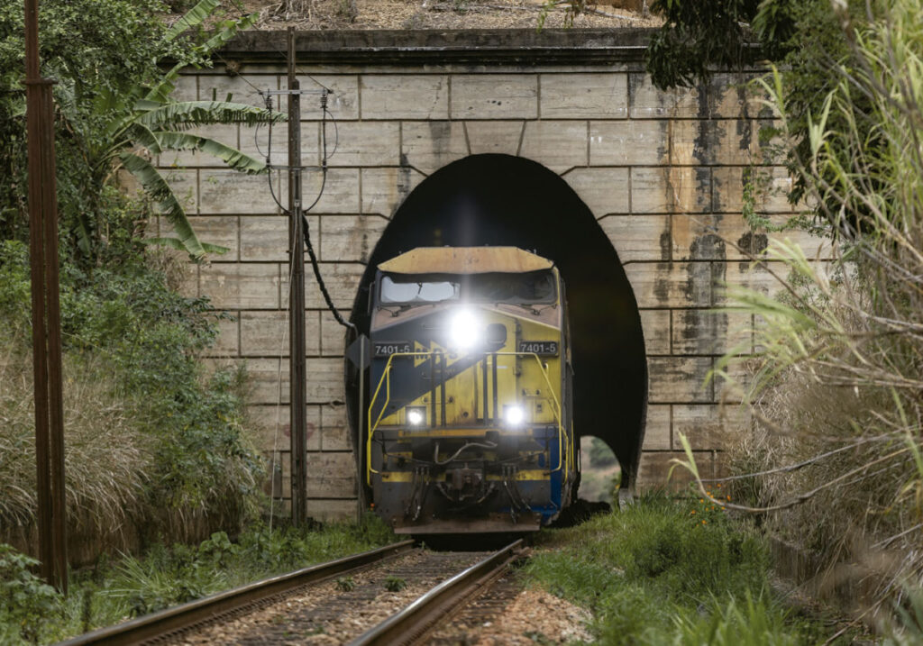 Túnel da linha férrea de Moeda - Foto Ane Souz